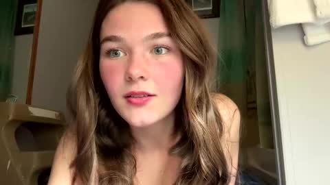 Snapshot of aliii1123 chatting on 01/27/25, 03:37 aliii1123 online show from 01/27/25, 03:37