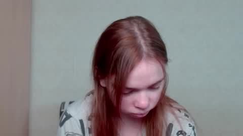 Snapshot of aliiice_stone chatting on 11/14/25, 10:25 Alice online show from 11/14/25, 10:25