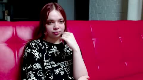 Snapshot of aliiice_stone chatting on 04/25/26, 07:11 Alice online show from 04/25/26, 07:11