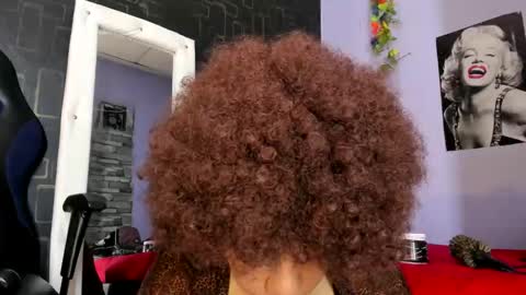 Snapshot of alika01_ chatting on 02/13/25, 01:48 alika online show from 02/13/25, 01:48