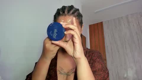 Snapshot of alika01_ chatting on 10/11/25, 01:53 alika online show from 10/11/25, 01:53