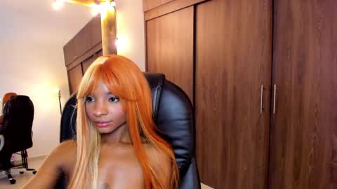 Snapshot of alika_houston chatting on 02/01/25, 09:43 IG Alik nasso    online show from 02/01/25, 09:43