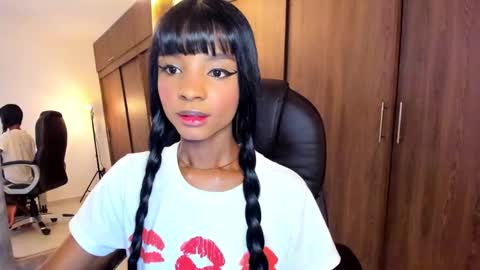 Snapshot of alika_houston chatting on 03/05/25, 04:24 IG Alik nasso    online show from 03/05/25, 04:24