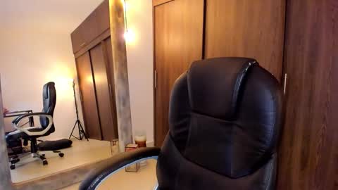 Snapshot of alika_houston chatting on 09/22/25, 03:08 IG Alik nasso    online show from 09/22/25, 03:08