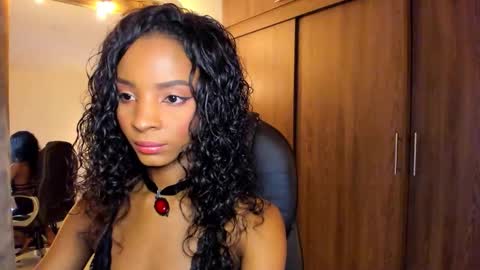 Snapshot of alika_houston chatting on 10/15/25, 02:33 IG Alik nasso    online show from 10/15/25, 02:33