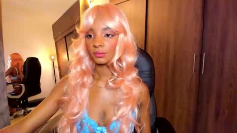 Snapshot of alika_houston chatting on 10/20/25, 02:56 IG Alik nasso    online show from 10/20/25, 02:56