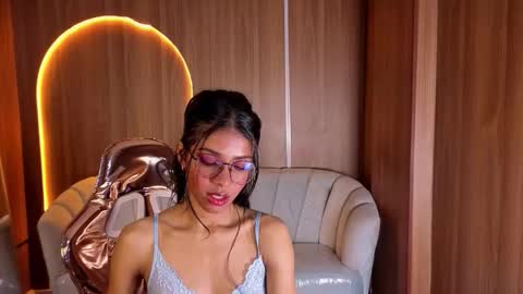 alina_b_ online show from 03/18/26, 08:12