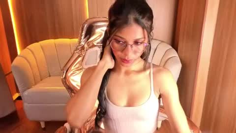 alina_b_ online show from 04/23/26, 08:00