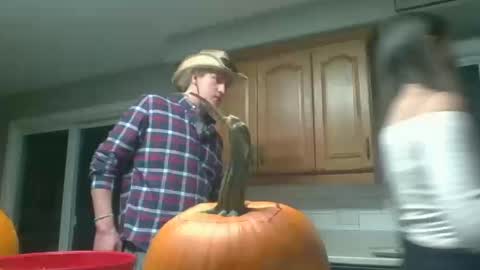 Alina and luke online show from 10/18/25, 11:27