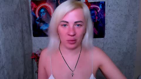 Snapshot of alinafrey_ chatting on 03/19/26, 09:13 Alina online show from 03/19/26, 09:13