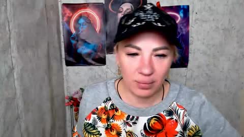 Snapshot of alinafrey_ chatting on 04/11/26, 04:50 Alina online show from 04/11/26, 04:50