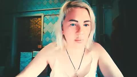 Snapshot of alinafrey_ chatting on 04/26/26, 03:37 Alina online show from 04/26/26, 03:37