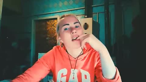 Snapshot of alinafrey_ chatting on 04/27/26, 09:07 Alina online show from 04/27/26, 09:07