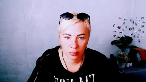Snapshot of alinafrey_ chatting on 06/01/26, 04:03 Alina online show from 06/01/26, 04:03