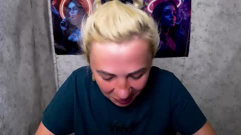 Snapshot of alinafrey_ chatting on 06/09/26, 06:36 Alina online show from 06/09/26, 06:36