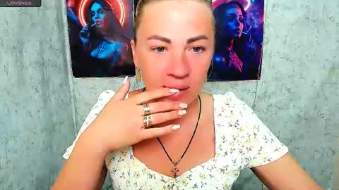 Snapshot of alinafrey_ chatting on 06/16/26, 04:48 Alina online show from 06/16/26, 04:48