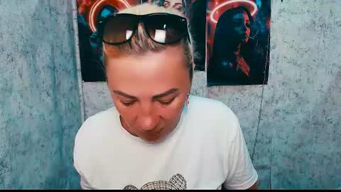 Snapshot of alinafrey_ chatting on 06/27/26, 06:40 Alina online show from 06/27/26, 06:40