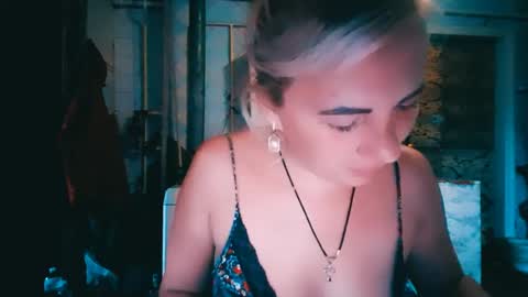Snapshot of alinafrey_ chatting on 07/20/26, 10:39 Alina online show from 07/20/26, 10:39