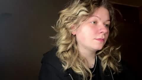 Snapshot of alinahotgirl chatting on 04/06/26, 07:26 Alina online show from 04/06/26, 07:26