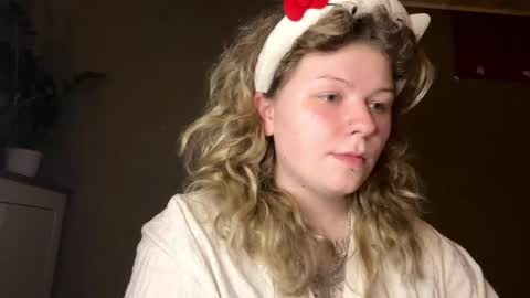 Snapshot of alinahotgirl chatting on 04/16/26, 09:39 Alina online show from 04/16/26, 09:39