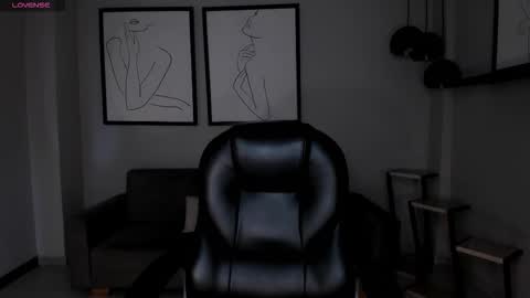 alinakravitz_ online show from 11/01/25, 11:56