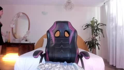 Snapshot of alinasimmons chatting on 03/16/26, 12:31 AlinaSimmons online show from 03/16/26, 12:31