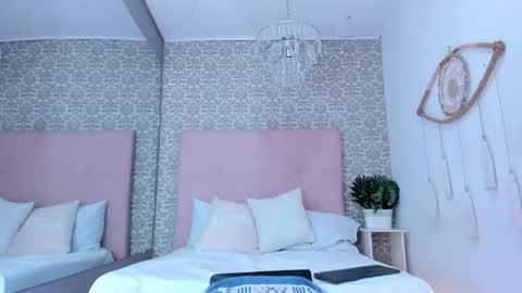 Snapshot of alinasimmons chatting on 03/17/26, 07:17 AlinaSimmons online show from 03/17/26, 07:17