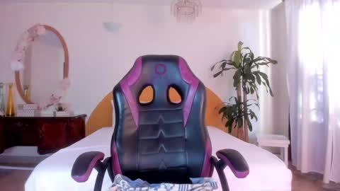 Snapshot of alinasimmons chatting on 03/19/26, 12:53 AlinaSimmons online show from 03/19/26, 12:53