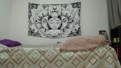 Snapshot of alinawoolf_ chatting on 12/27/24, 02:47  Ali  online show from 12/27/24, 02:47