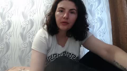 Snapshot of alinaxjames chatting on 06/19/26, 08:07 AlinaxJames online show from 06/19/26, 08:07