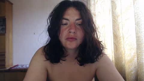 Snapshot of alinaxjames chatting on 07/13/26, 07:22 AlinaxJames online show from 07/13/26, 07:22