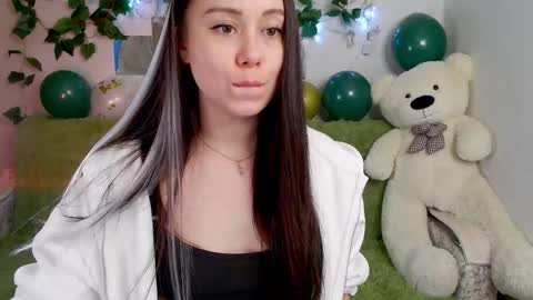 Snapshot of alinaxrose chatting on 11/29/25, 02:36 AlinaXRose online show from 11/29/25, 02:36