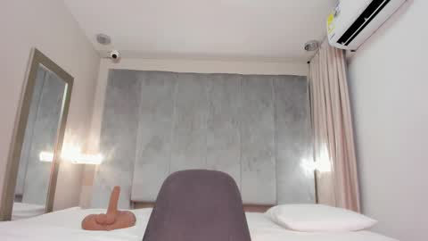 Alinna  online show from 03/01/25, 10:42