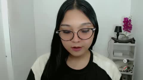 Snapshot of alisa_kiss_ chatting on 04/12/26, 04:12 Shanti xhey online show from 04/12/26, 04:12