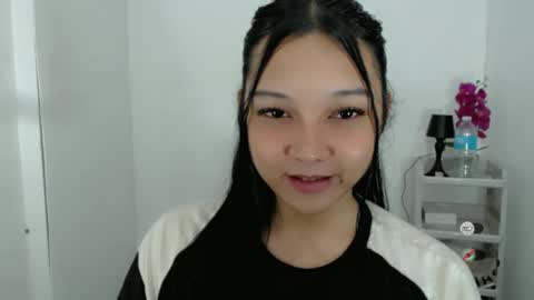 Snapshot of alisa_kiss_ chatting on 04/13/26, 04:12 Shanti xhey online show from 04/13/26, 04:12