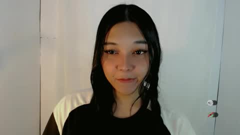 Snapshot of alisa_kiss_ chatting on 04/15/26, 12:06 Shanti xhey online show from 04/15/26, 12:06