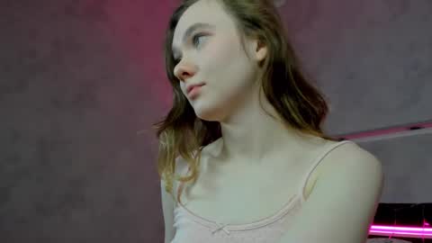 Alisa GMT2 Wen - Sun 10 AM - 4 PM except Monday and Tuesday   online show from 01/03/25, 10:20