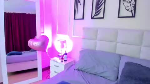     online show from 01/11/25, 01:59