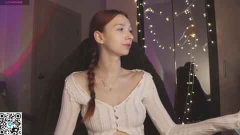 Snapshot of alisaa_01 chatting on 01/18/25, 03:42 Alice Fansly Alisa01 online show from 01/18/25, 03:42