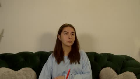 Snapshot of alisaalarie chatting on 05/17/26, 07:06 Alisa online show from 05/17/26, 07:06