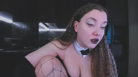 Snapshot of alisaxfox chatting on 05/18/26, 09:48 Alisa online show from 05/18/26, 09:48