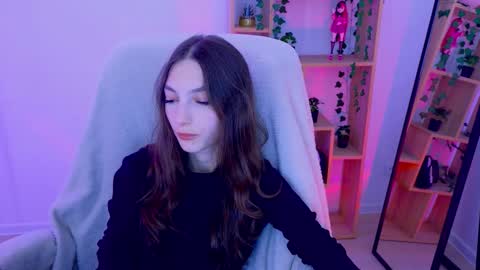 Snapshot of alisemeaw chatting on 09/20/25, 06:14 Alise online show from 09/20/25, 06:14