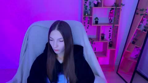 Snapshot of alisemeaw chatting on 10/07/25, 06:10 Alise online show from 10/07/25, 06:10