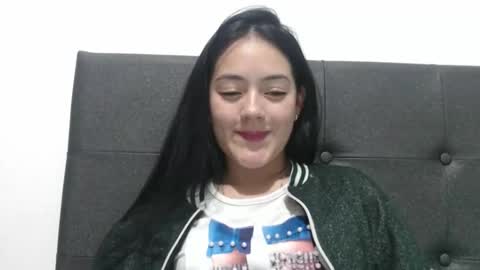 alisha_9997 online show from 09/18/25, 11:51