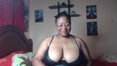 Snapshot of alisha_charm1 chatting on 01/17/25, 11:18 Alisha charm1 online show from 01/17/25, 11:18