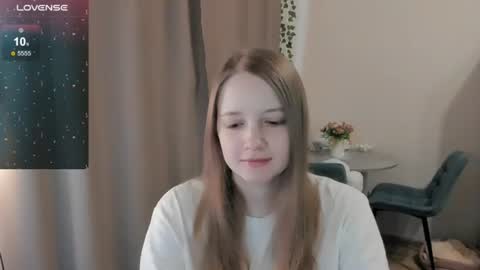 Snapshot of alisha_ley chatting on 06/18/26, 10:19 Alya online show from 06/18/26, 10:19