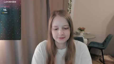 Snapshot of alisha_ley chatting on 06/19/26, 11:36 Alya online show from 06/19/26, 11:36