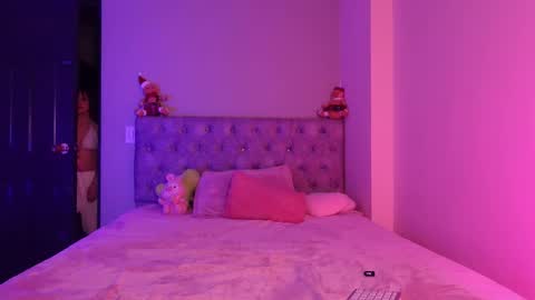 Snapshot of alisha_olsen_ chatting on 12/04/25, 04:33 alisha_olsen_ online show from 12/04/25, 04:33