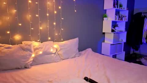 Alisha online show from 10/28/25, 01:58