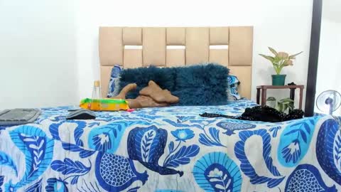 Snapshot of alishagoddes chatting on 01/05/25, 04:58 Goddess Alisha online show from 01/05/25, 04:58